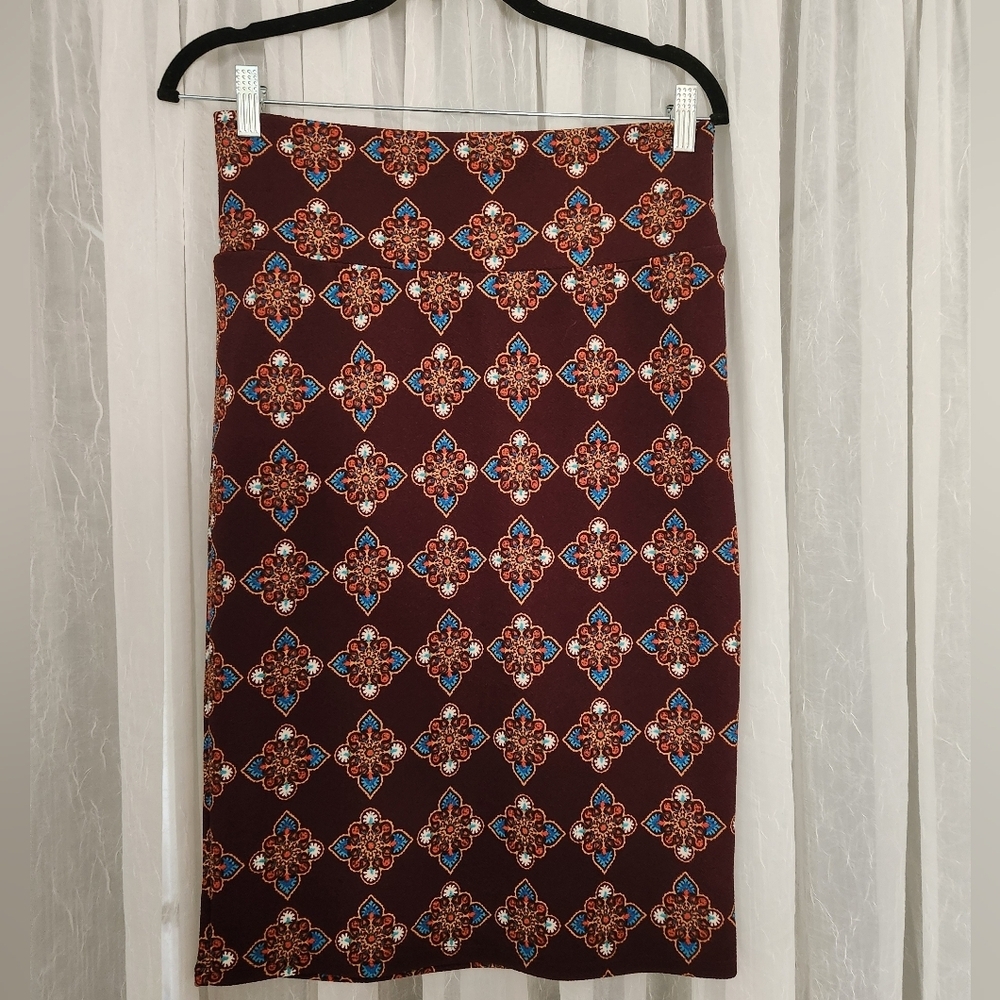 LuLaRoe Burgundy Geometric Midi Skirt Size M Stylish Comfortable Casual-EUC